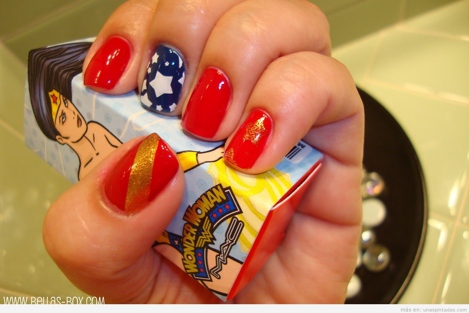 Nail Art de Mujer Maravilla o Wonder Woman