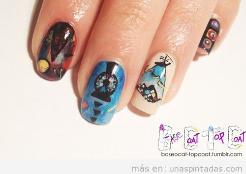 Diseño de uñas con dibujos de las pinturas de Kandinsky