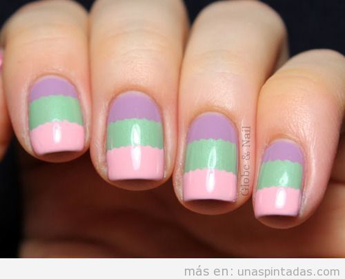 Decoración de uñas en lila, verde y rosa pastel para primavera