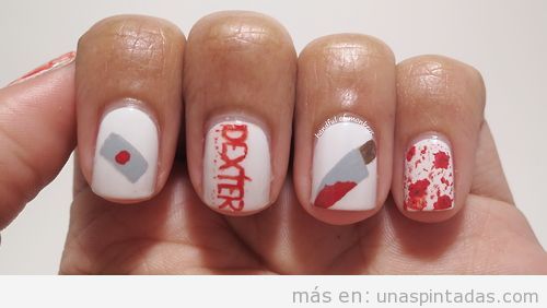 Diseño de uñas inspirado en la serie Dexter