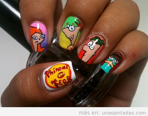 Diseño de uñas con dibujos de Phineas y Ferb