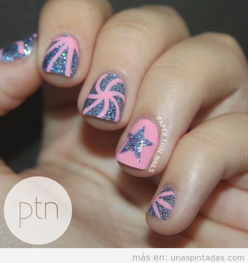 Diseño de uñas con estrellas de purpurina