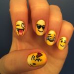 Decoración de uñas con emoticonos de Whatsapp