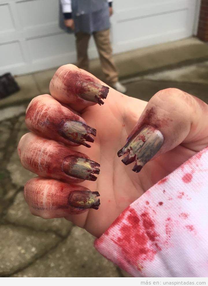Decoración de uñas para zombie walk