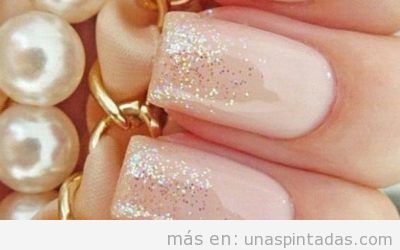 15 Decoraciones de uñas para bodas con purpurina: ¡brillarás como nadie!