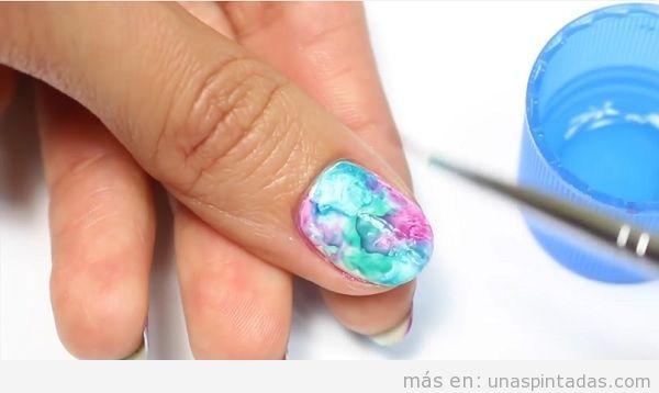 Uñas de acuarela: Colores elegantes para pintar tus uñas