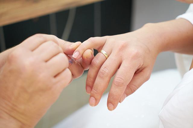 Cómo cuidar tus uñas: 5 consejos básicos de manicura
